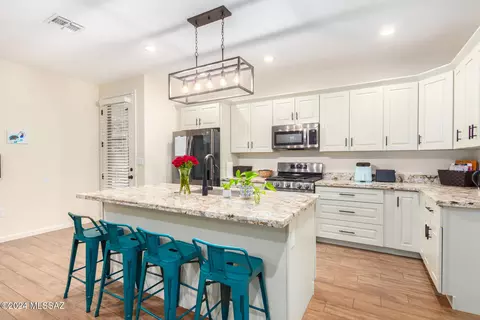 5225 E Bellevue St, Tucson, AZ 85712