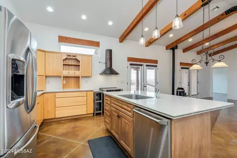 Kitchen - 263 Lower Elgin Rd, Elgin, AZ 85611 photo 2 of 4