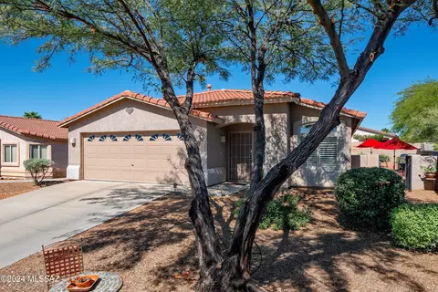 104 W Alyssa Canyon Pl, Oro Valley, AZ 85755