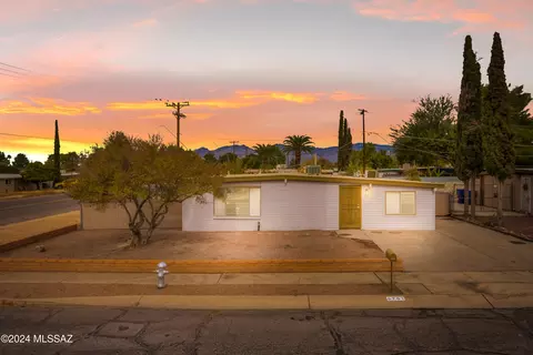 6701 E Nicaragua Dr, Tucson, AZ 85730