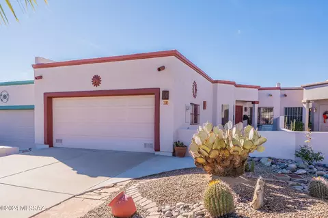 673 W Va Rosaldo, Green Valley, AZ 85614