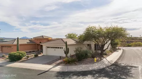2241 W Gramercy Dr, Green Valley, AZ 85622
