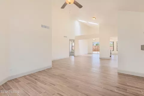 10029 Eugenia Dr, Tucson, AZ 85730 photo 8