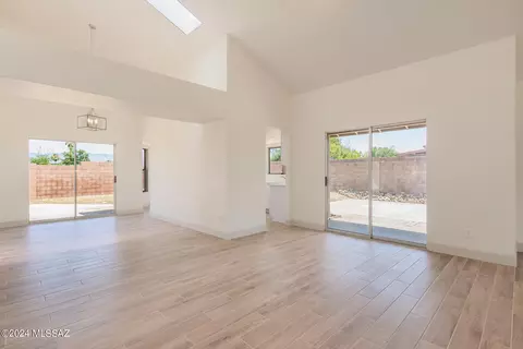 10029 Eugenia Dr, Tucson, AZ 85730 photo 5