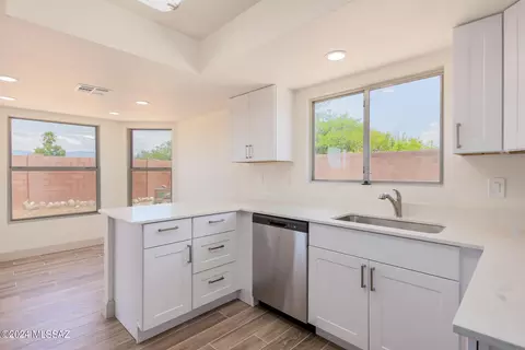 10029 Eugenia Dr, Tucson, AZ 85730 photo 13