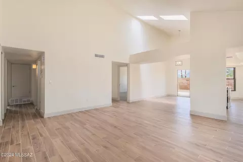 10029 Eugenia Dr, Tucson, AZ 85730 photo 4