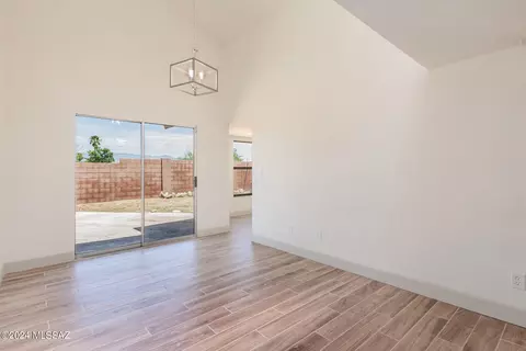 10029 Eugenia Dr, Tucson, AZ 85730 photo 9