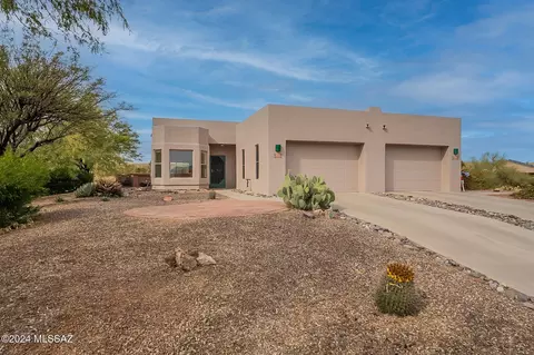 283 N Running Spring Dr, Green Valley, AZ 85614