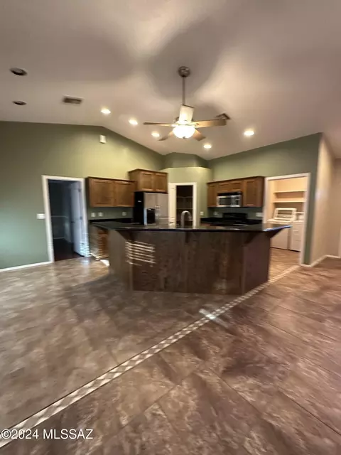 8488 S Apache Dr, Safford, AZ 85546 photo 4