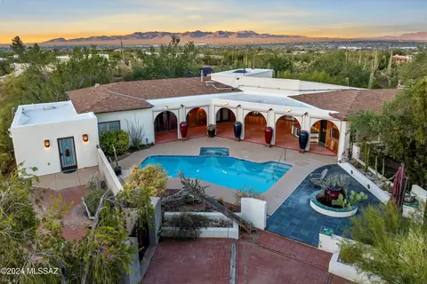 6901 N Wade Rd, Tucson, AZ 85743