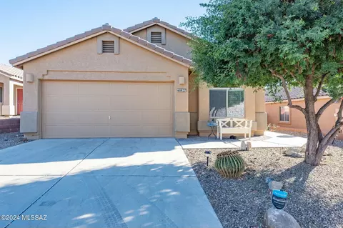 60827 E Silky Mane Dr, Tucson, AZ 85739