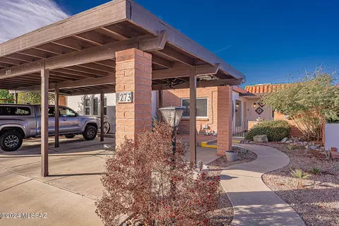 273 N Calle Del Santo, Green Valley, AZ 85614