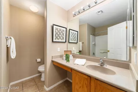 Bath - 10565 E Heartleaf Willow Dr, Tucson, AZ 85747 photo 3 of 3