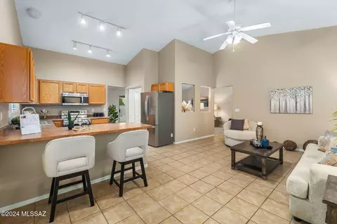 Kitchen - 10565 E Heartleaf Willow Dr, Tucson, AZ 85747 photo 1 of 3