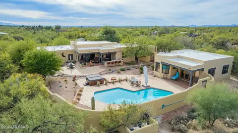 12425 E Snyder Rd, Tucson, AZ 85749