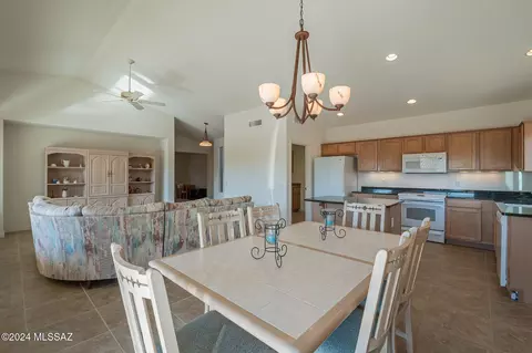 61737 E Shortcut Ave, Tucson, AZ 85739 photo 3