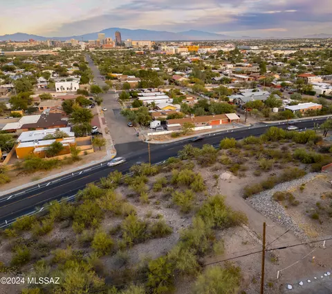 106 N Bella Vista Dr, Tucson, AZ 85745