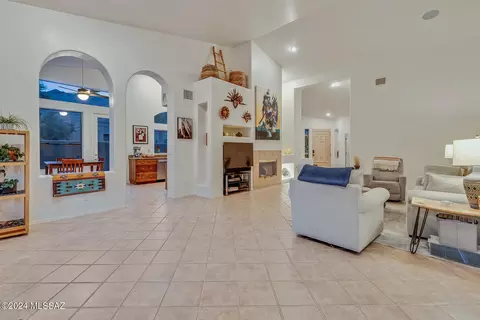 Entry Way - 6976 E Nuthatch Trl, Tucson, AZ 85750 photo 2 of 3