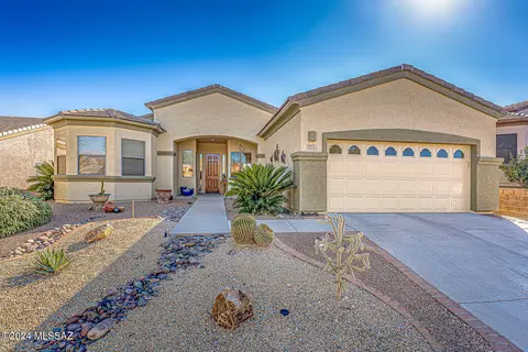 917 W Mountain Stone Dr, Green Valley, AZ 85614