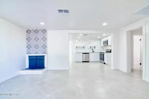 3832 E Seneca St, Tucson, AZ 85716