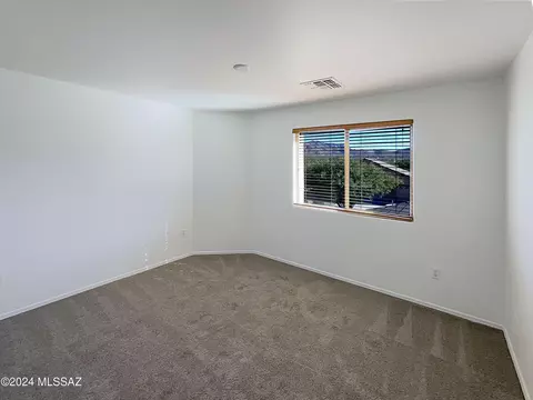 Bedroom - 9283 E Bronze Hill Dr, Vail, AZ 85641 photo 5 of 9