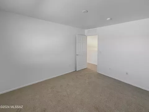 Bedroom - 9283 E Bronze Hill Dr, Vail, AZ 85641 photo 7 of 9