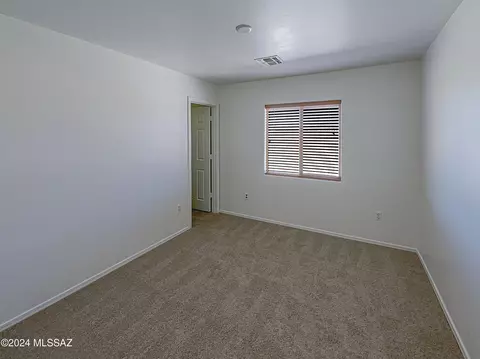 Bedroom - 9283 E Bronze Hill Dr, Vail, AZ 85641 photo 2 of 9