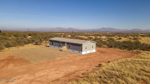 181 N Faded Love Ln, Benson, AZ 85602
