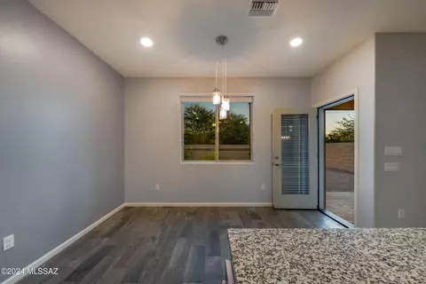 Dining - 8280 E Magee Hill Loop, Tucson, AZ 85710 photo 1 of 2