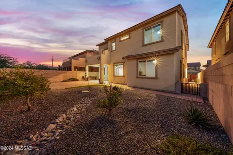 Exterior - 8280 E Magee Hill Loop, Tucson, AZ 85710 photo 3 of 5