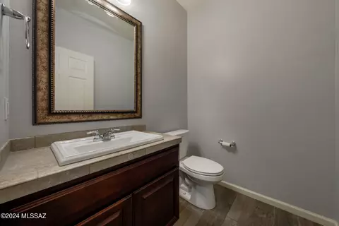 Bath - 8280 E Magee Hill Loop, Tucson, AZ 85710 photo 1 of 7