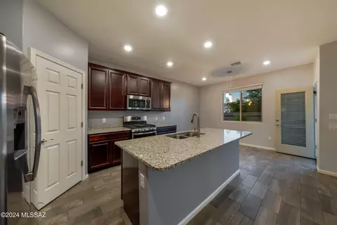 Kitchen - 8280 E Magee Hill Loop, Tucson, AZ 85710 photo 2 of 3