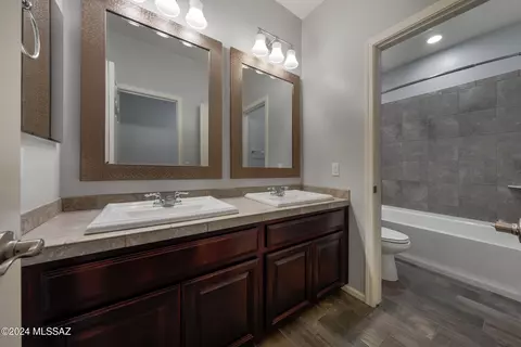 Bath - 8280 E Magee Hill Loop, Tucson, AZ 85710 photo 5 of 7