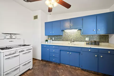 Kitchen - 3250 E 25th St, Tucson, AZ 85713 photo 2 of 3
