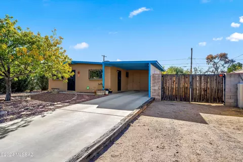 Exterior - 3250 E 25th St, Tucson, AZ 85713 photo 4 of 9