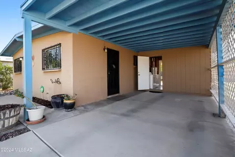 Exterior - 3250 E 25th St, Tucson, AZ 85713 photo 5 of 9