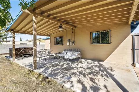 Exterior - 3250 E 25th St, Tucson, AZ 85713 photo 9 of 9