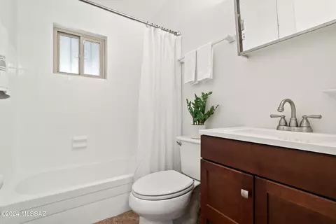 Bath - 3250 E 25th St, Tucson, AZ 85713 photo 2 of 2