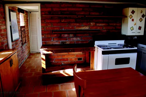 Kitchen - 6726 E Trails End, Pearce, AZ 85625 photo 5 of 7