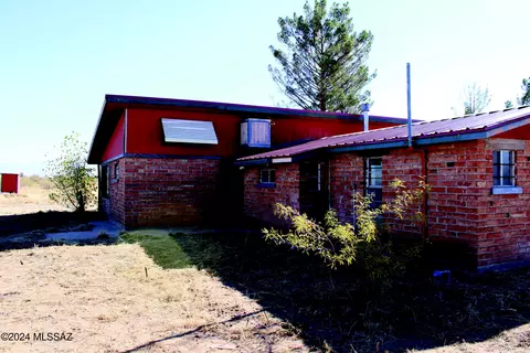 Exterior - 6726 E Trails End, Pearce, AZ 85625 photo 4 of 12
