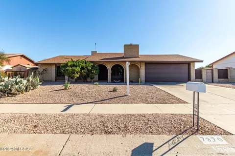 7370 N Meredith Blvd, Tucson, AZ 85741
