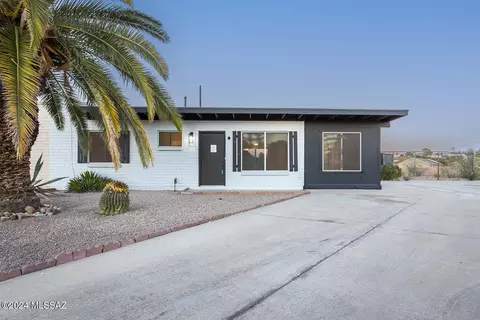 2301 S Saddleback Ave, Tucson, AZ 85710
