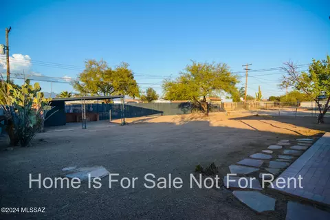 Exterior - 4119 E 27th St, Tucson, AZ 85711 photo 4 of 7