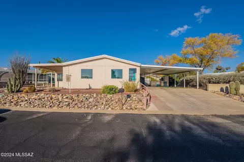 224 W Tuna Dr, Green Valley, AZ 85614