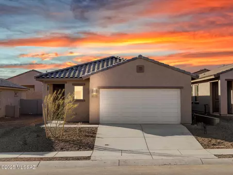 867 W Calle Las Varitas, Sahuarita, AZ 85629