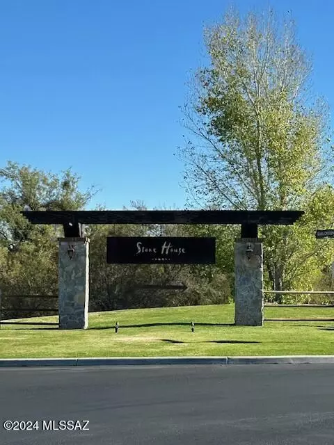 281 N Scenic Vista Dr, Sahuarita, AZ 85629