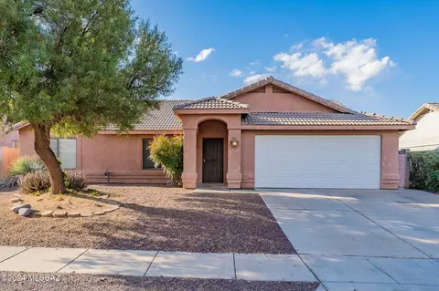 8016 S Lennox Ln, Tucson, AZ 85747