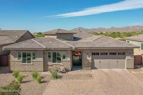 13607 N Meadowhawk Ln, Oro Valley, AZ 85755