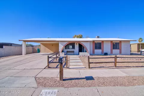 5945 N Linkhart Place Pl, Tucson, AZ 85741