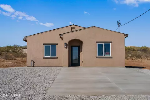 128 Via Venezuela, Rio Rico, AZ 85648